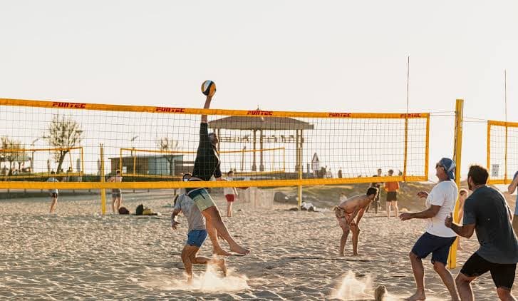 Sesión de volley en Barceloneta